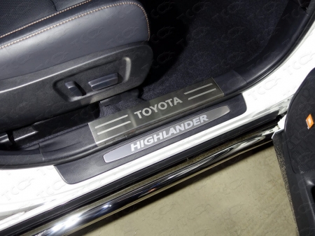 Toyota Highlander 2017-	Накладки на пластиковые пороги (лист зеркальный логотип Toyota) 2шт